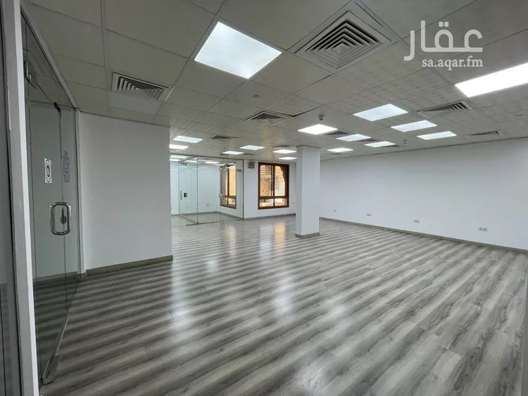مكتب تجاري للإيجار في شارع متعب بن عوف, حي الشاطئ, مدينة جدة, منطقة مكة المكرمة صورة 2