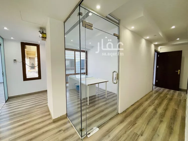 مكتب تجاري للإيجار في شارع متعب بن عوف, حي الشاطئ, مدينة جدة, منطقة مكة المكرمة