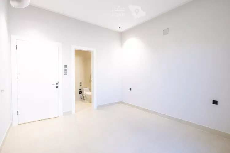 Floor for Sale in Riyadh Tuwaiq