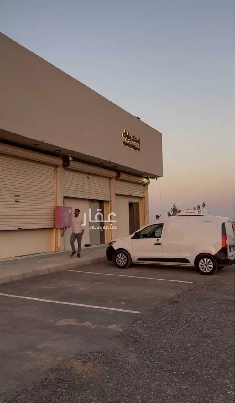 محل للإيجار في شارع 25719214, حي عريض, مدينة الرياض, منطقة الرياض 8