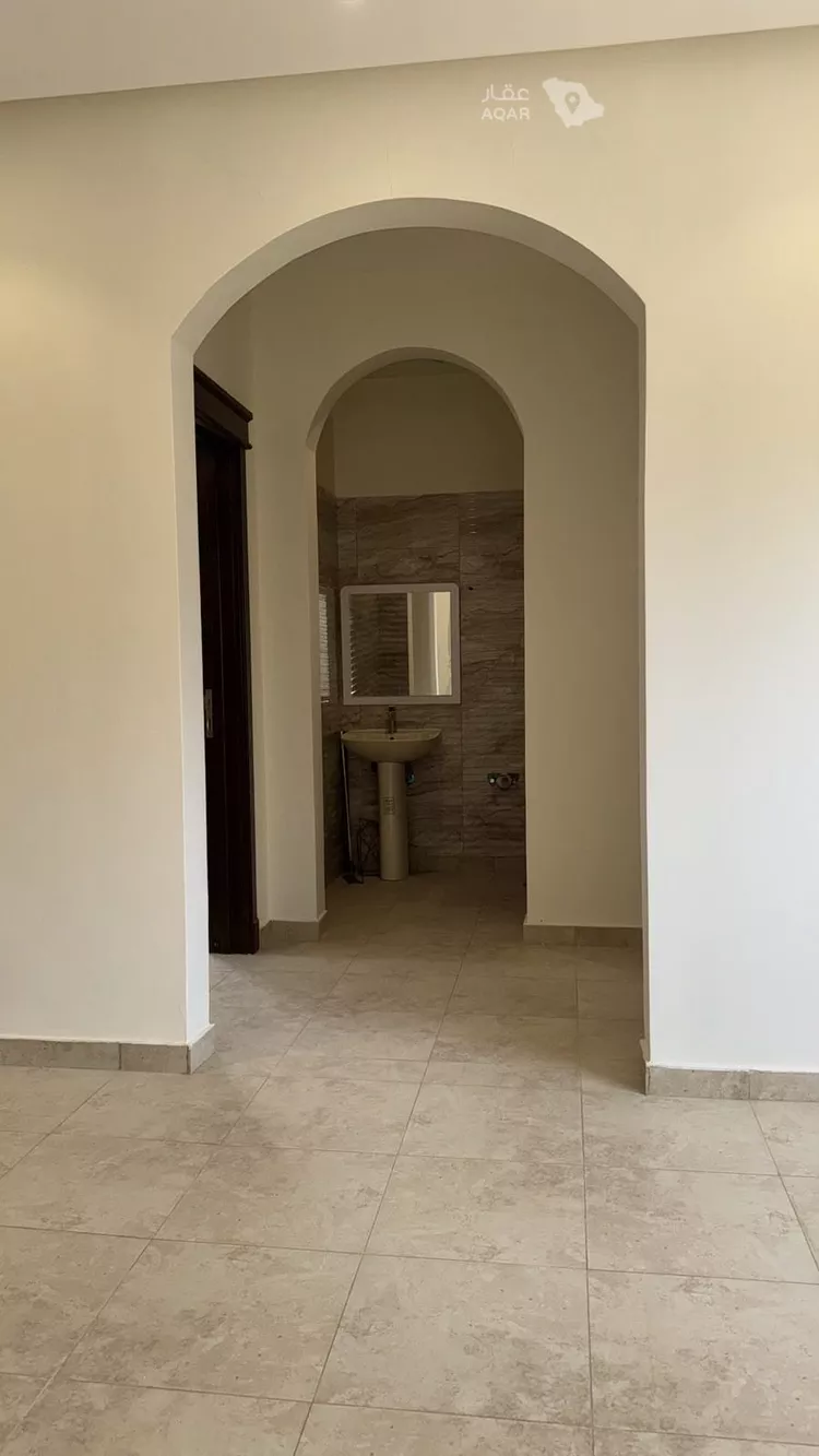 Floor for Rent in Riyadh Al Malqa 27