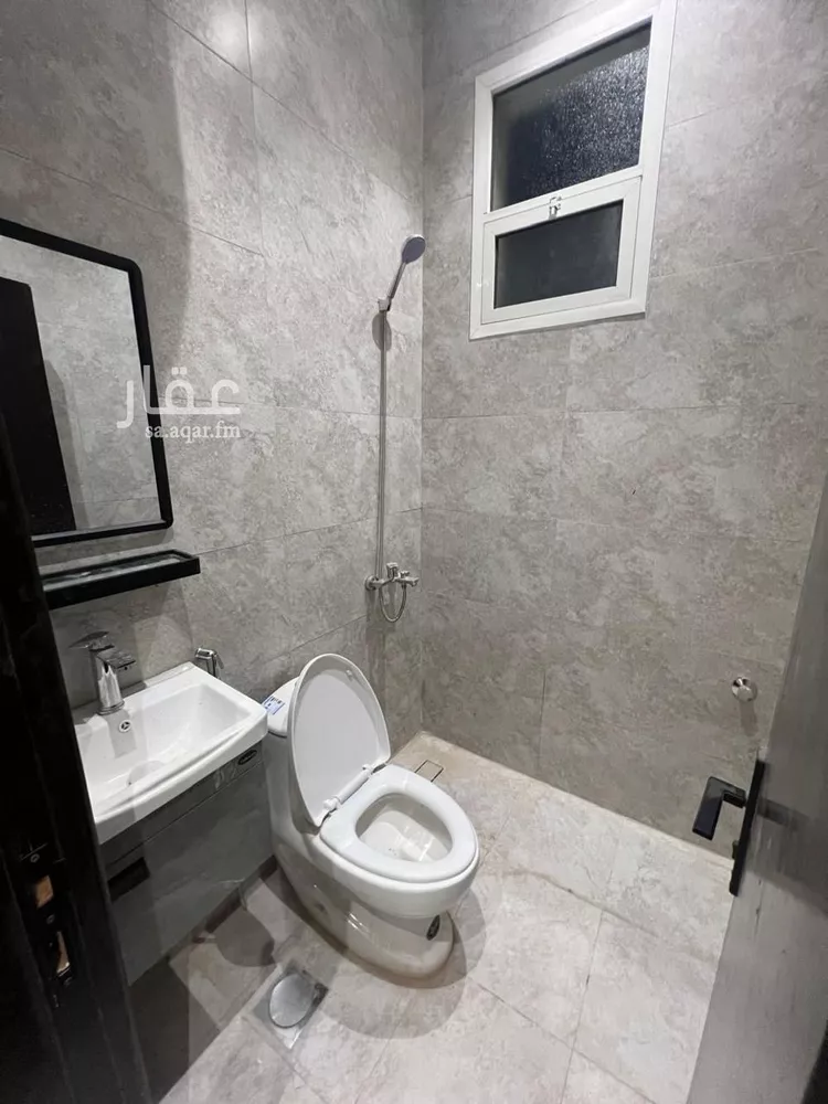 عمارة للإيجار في شارع البجادية, حي ظهرة البديعة, مدينة الرياض, منطقة الرياض 1 صورة