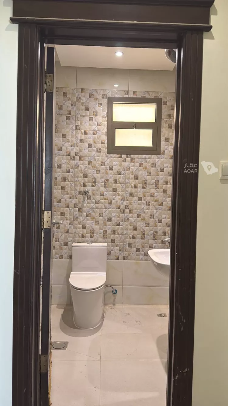 Floor for Rent in Riyadh Al Malqa 11