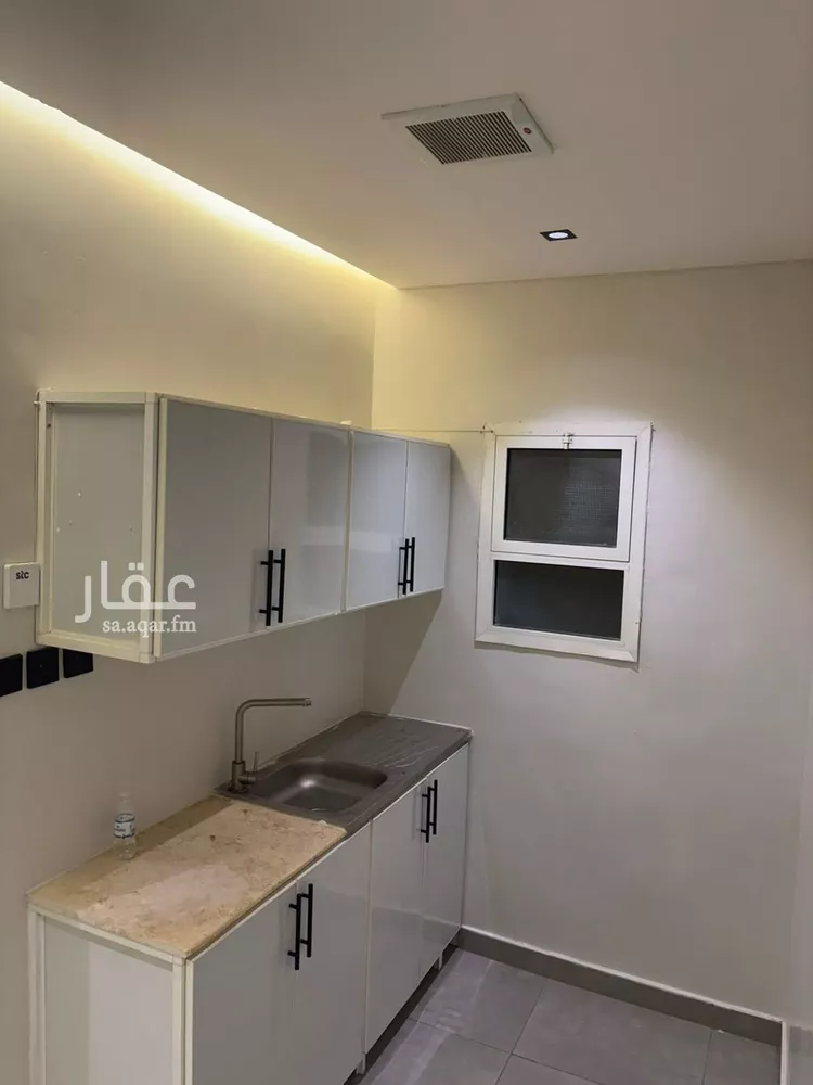 Building for Rent in Riyadh Dhahrat Al Badi'ah