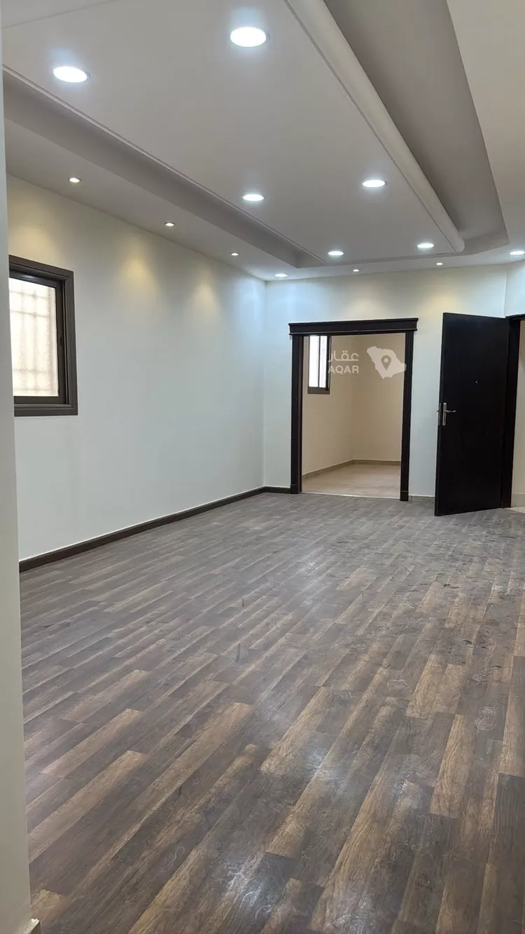 Floor for Rent in Riyadh Al Malqa 4