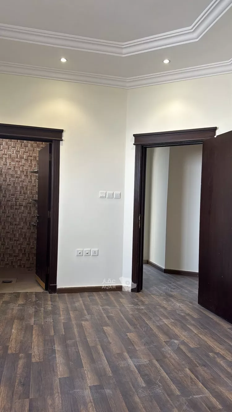 Floor for Rent in Riyadh Al Malqa 5