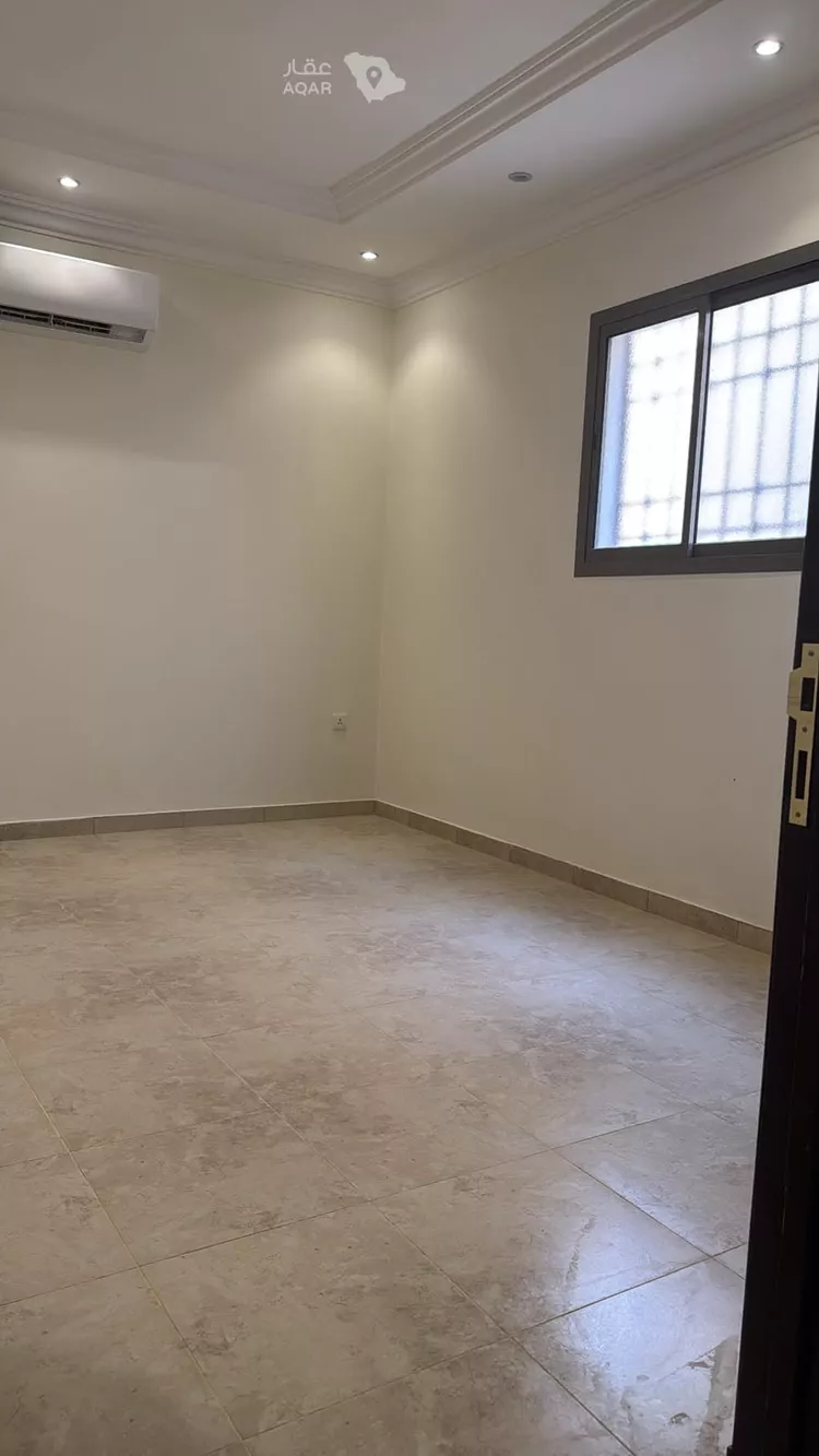 Floor for Rent in Riyadh Al Malqa 16