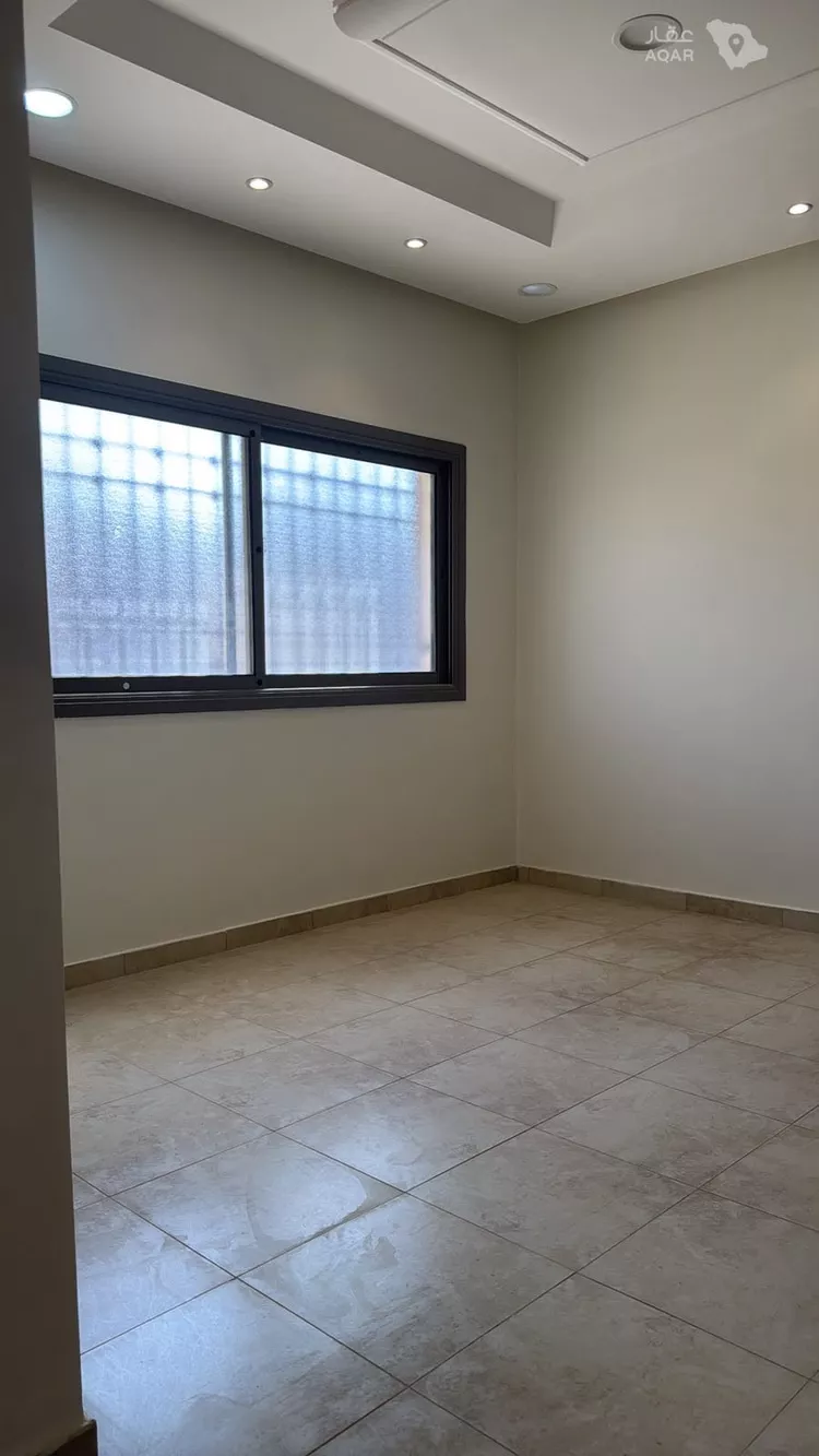 Floor for Rent in Riyadh Al Malqa 17
