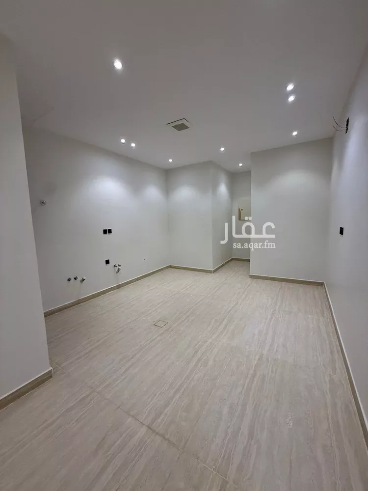 دور للبيع في شارع محمد بن عكرمة, حي طويق, مدينة الرياض, منطقة الرياض صورة 4