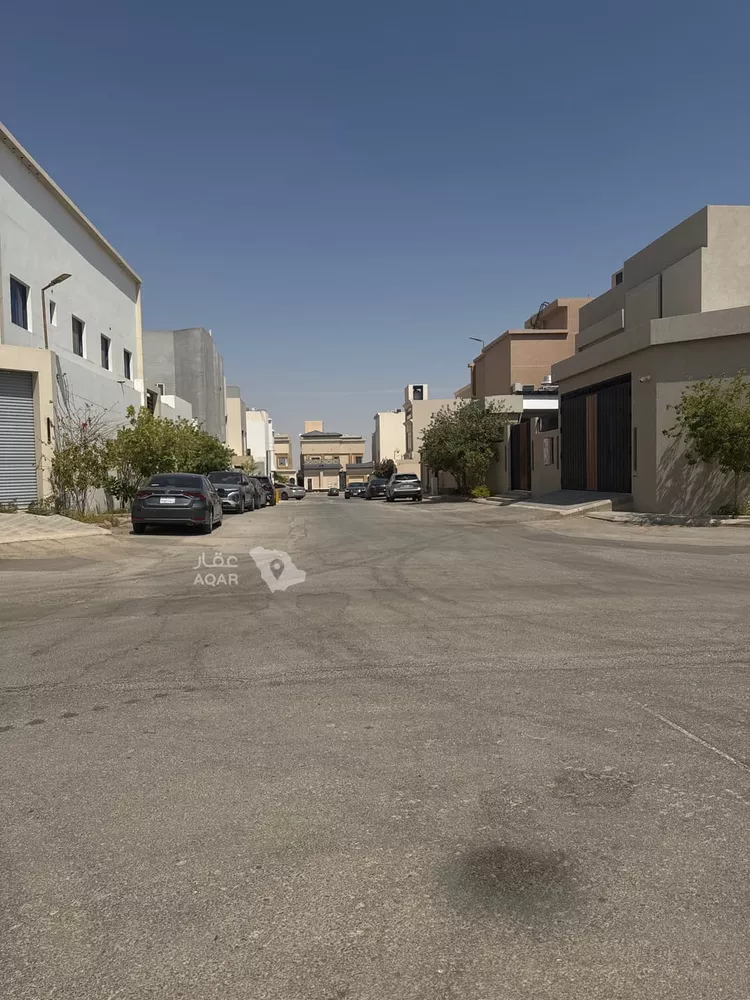 Land for Sale in Riyadh Al Mahdiyah 4