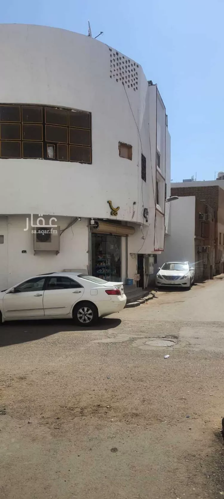 عمارة للبيع في شارع عمرو ابن سعيد ابن العاص, حي المغيسلة, مدينة المدينة المنورة, منطقة المدينة المنورة