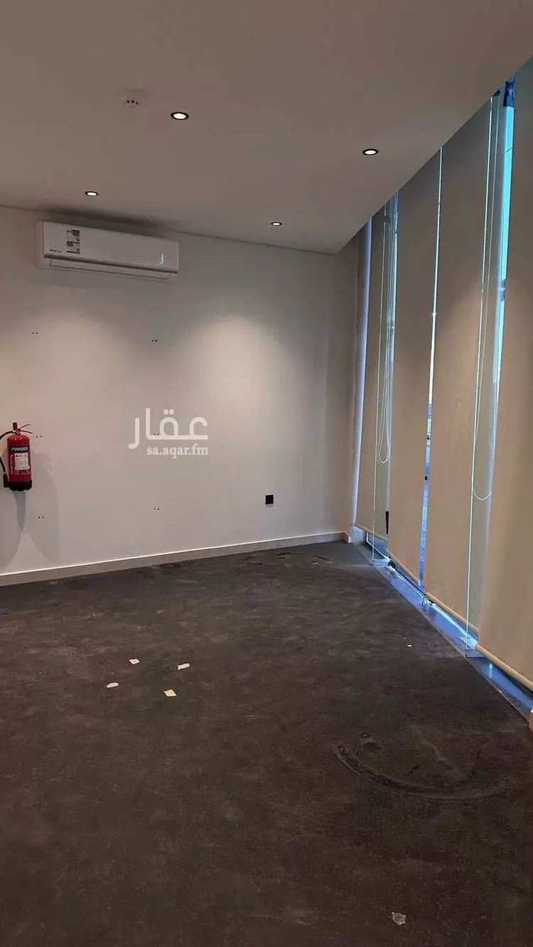 محل للإيجار في شارع كلاب الجهني, حي نبلاء, مدينة المدينة المنورة, منطقة المدينة المنورة صورة 2