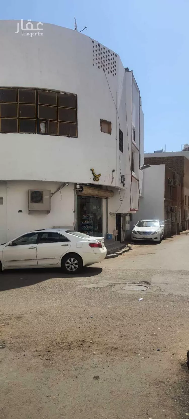 عمارة للبيع في شارع عمرو ابن سعيد ابن العاص, حي المغيسلة, مدينة المدينة المنورة, منطقة المدينة المنورة