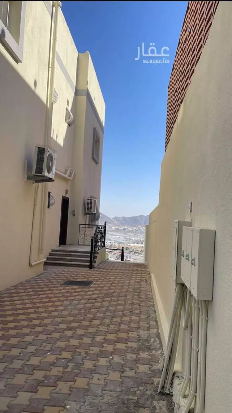 فيلا للإيجار في شارع ثعلبة بن خدام الأنصاري رضي الله عنه ، حي أم الجود ، مكة ، منطقة مكة المكرمة صورة 3