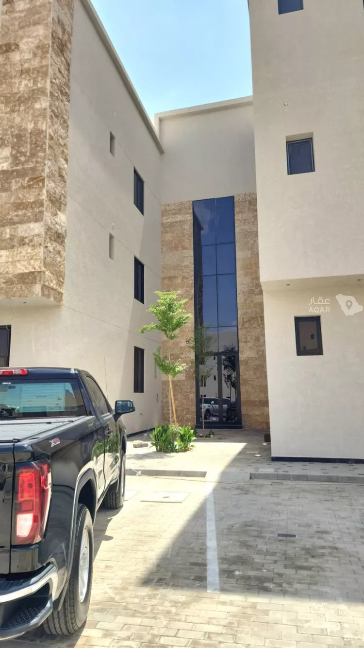 عمارة للبيع في شارع الجميل ابن حاتم, حي ظهرة لبن, مدينة الرياض, منطقة الرياض 2
