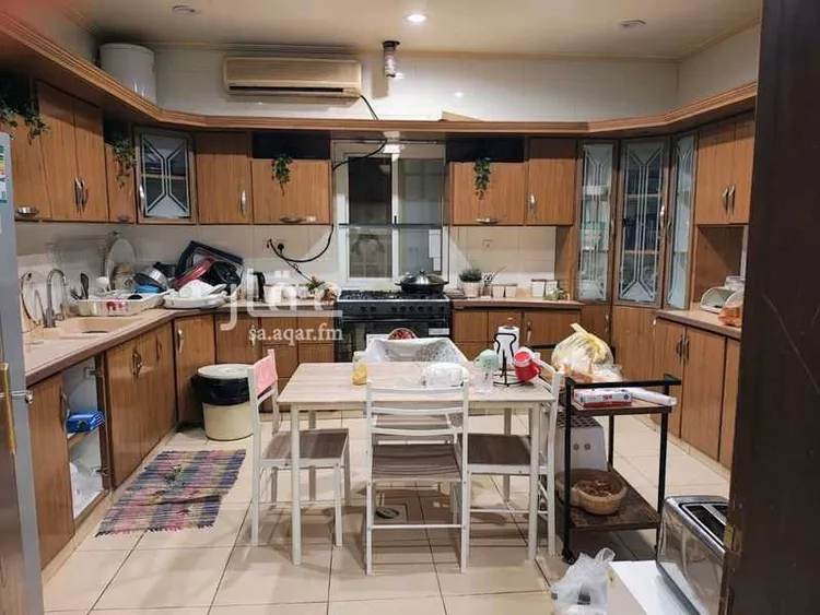 فيلا للبيع في شارع الأحمر السعدي, حي الروضة, مدينة الرياض, منطقة الرياض صورة 3