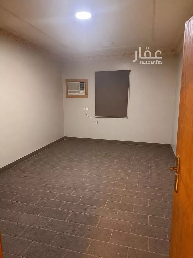 شقة للبيع في شارع عبدالله بن قيس, حي إشبيلية, مدينة الرياض, منطقة الرياض