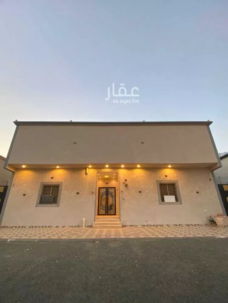 Floor for Sale in Al Jumum Al Ghozaait