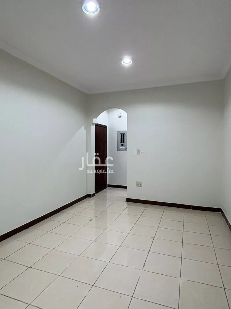شقة للإيجار في شارع الثامن والعشرون, حي العزيزية, مدينة الدمام, المنطقة الشرقية صورة 2