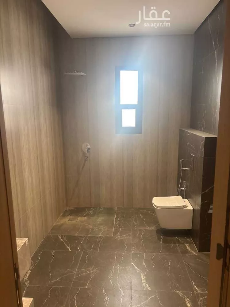 Floor for Sale in Riyadh Al Arid 10