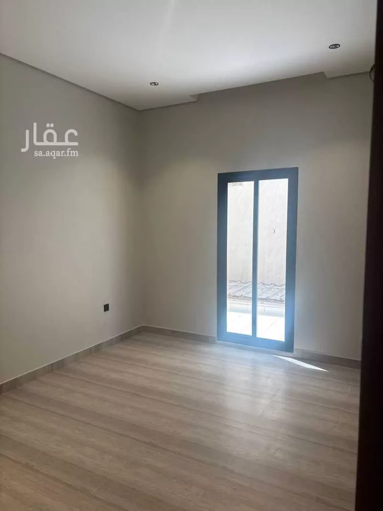 Floor for Sale in Riyadh Al Arid 11
