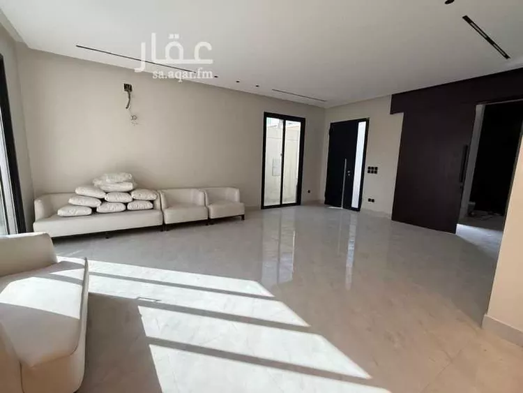 فيلا للإيجار في شارع عماد الدين بن النحاس, حي المهدية, مدينة الرياض, منطقة الرياض صورة 2