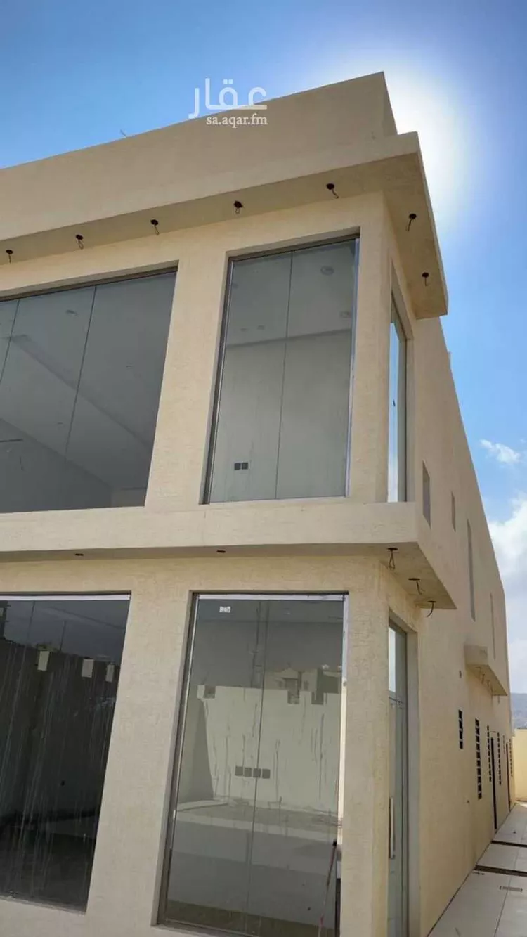 فيلا للبيع في شارع 2 الصفح, حي الصفح, مدينة بلقرن, منطقة عسير صورة 2