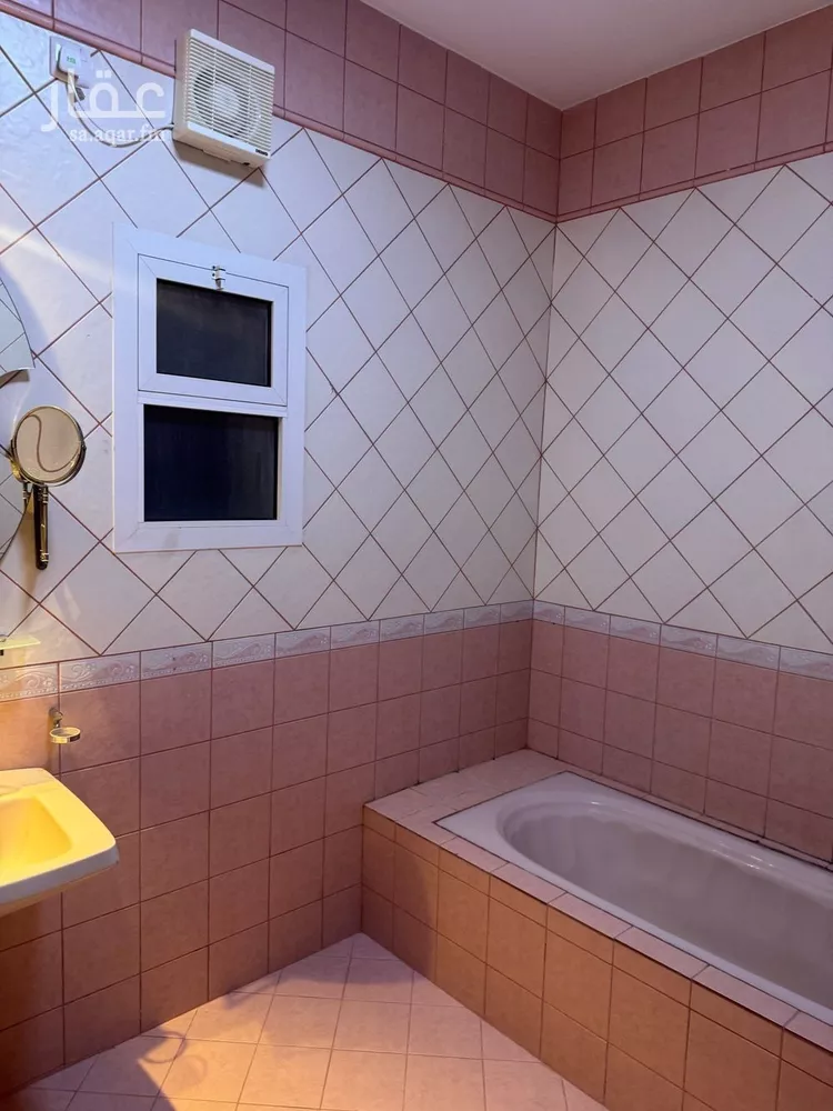 فيلا للإيجار في شارع عبدالرحمن الحداد, حي المروج, مدينة الرياض, منطقة الرياض صورة 2