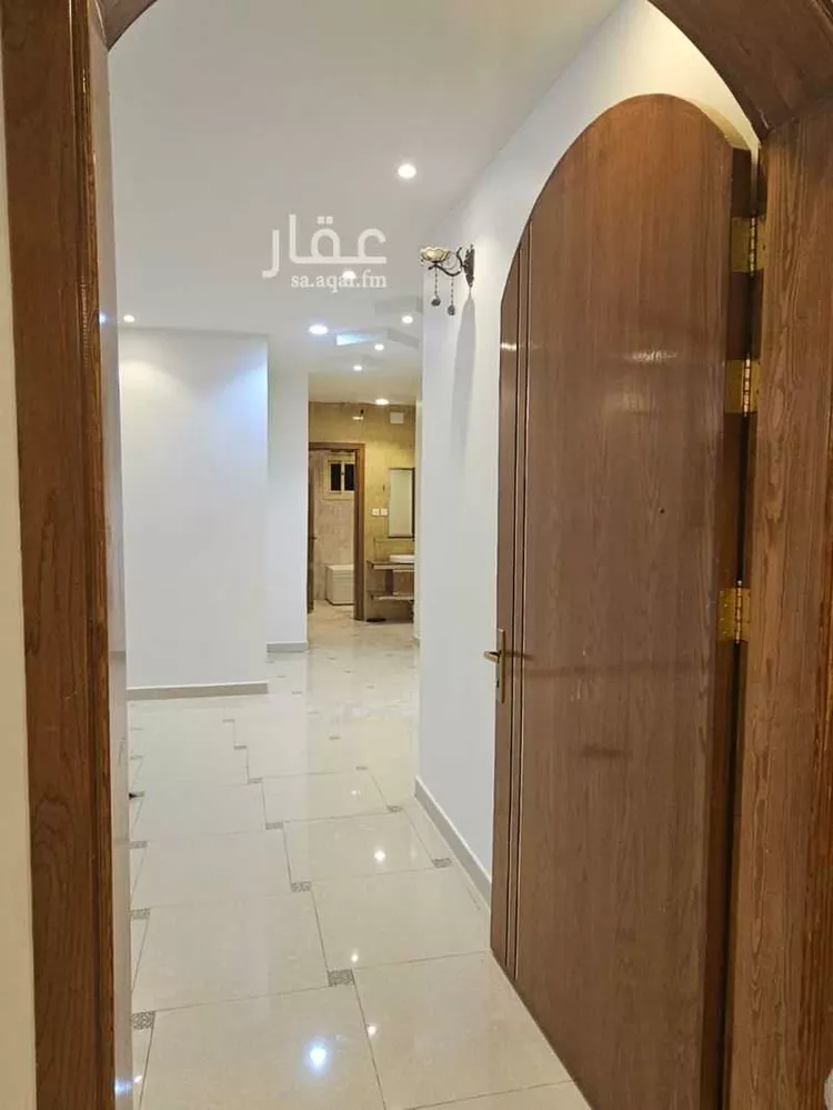 عمارة للبيع في شارع أحمد بن محمد السديري ، حي القراحين ، الطائف ، الطائف صورة 4