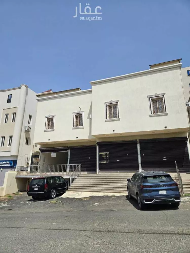 عمارة للبيع في شارع أحمد بن محمد السديري ، حي القراحين ، الطائف ، الطائف