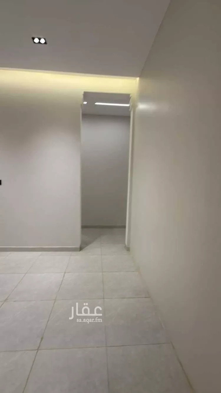 دور للبيع في شارع محمد بن خلفون, حي الجنادرية, مدينة الرياض, منطقة الرياض 11