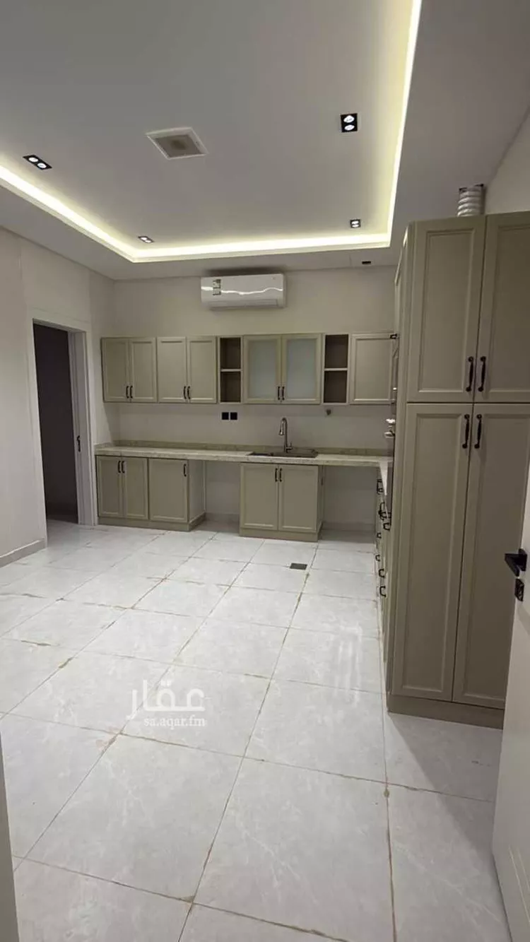 دور للبيع في شارع محمد بن خلفون, حي الجنادرية, مدينة الرياض, منطقة الرياض 7