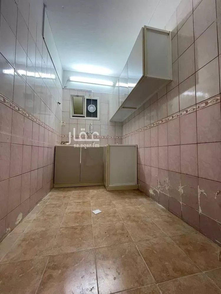 عمارة للإيجار في شارع عبدالملك بن محمد, حي السويدي, مدينة الرياض, منطقة الرياض صورة 4