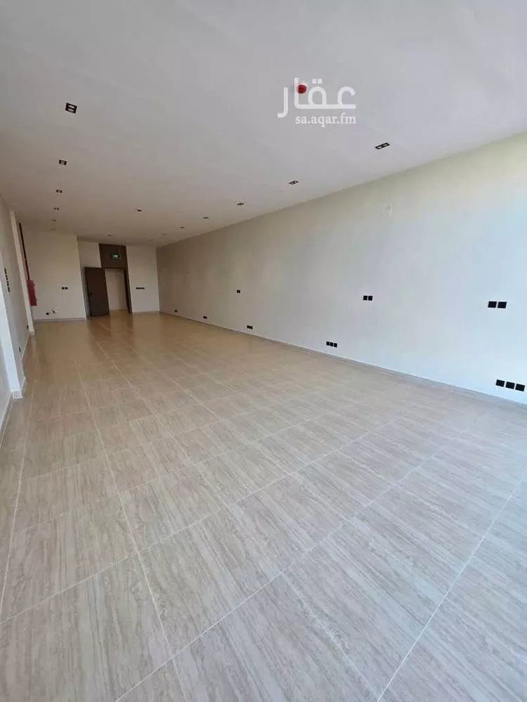 مكتب تجاري للإيجار في شارع عثمان بن عفان, حي النهضة, مدينة بريده, منطقة القصيم