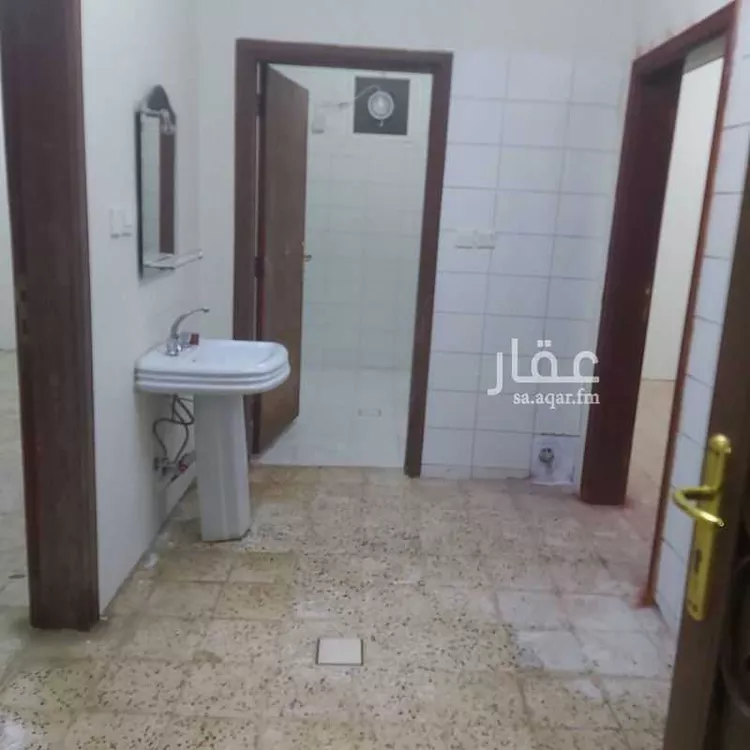 شقة للإيجار في شارع ايوب بن وارث ، حي الشفا ، الرياض ، منطقة الرياض صورة 4