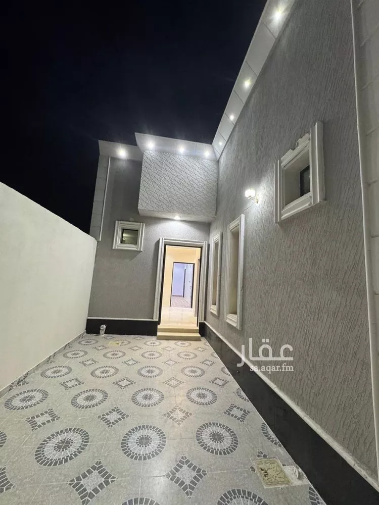 دور للبيع في شارع الملك خالد بن عبدالعزيز, حي الروضة, مدينة حفر الباطن, المنطقة الشرقية