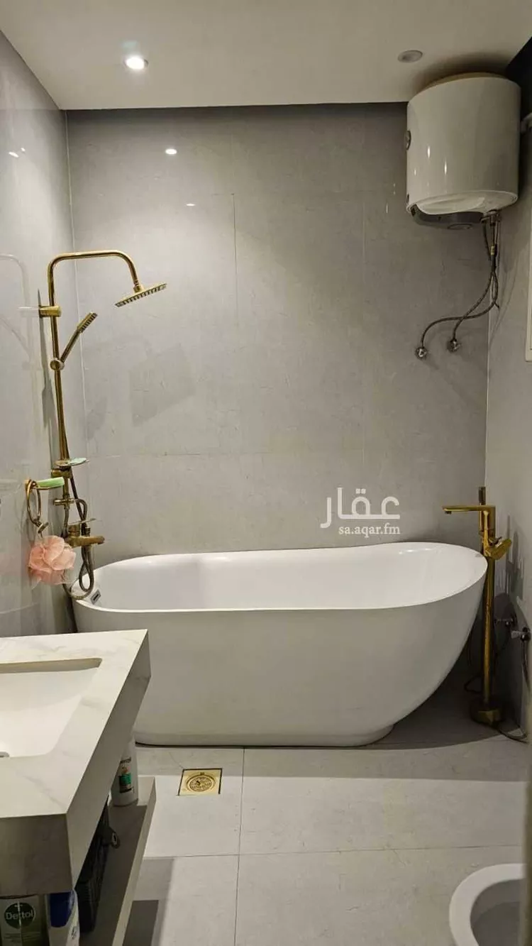 فيلا للإيجار في شارع 2355021, حي عريض, مدينة الرياض, منطقة الرياض