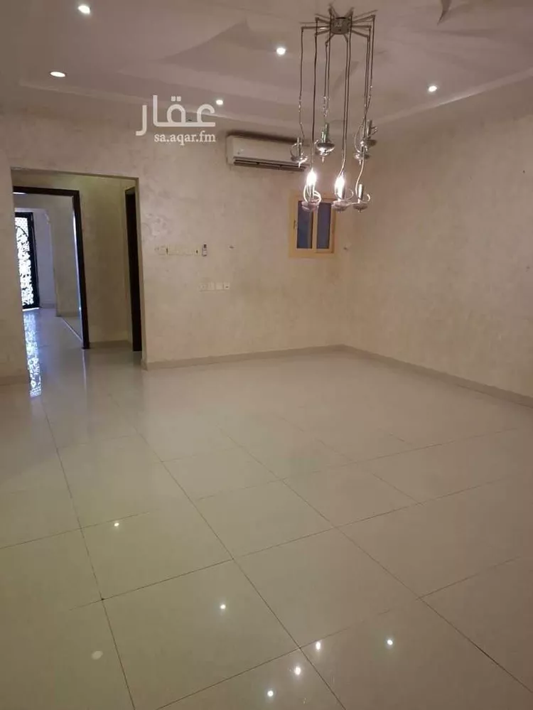فيلا للبيع في شارع محمد عاشور, حي بدر, مدينة الرياض, منطقة الرياض صورة 4