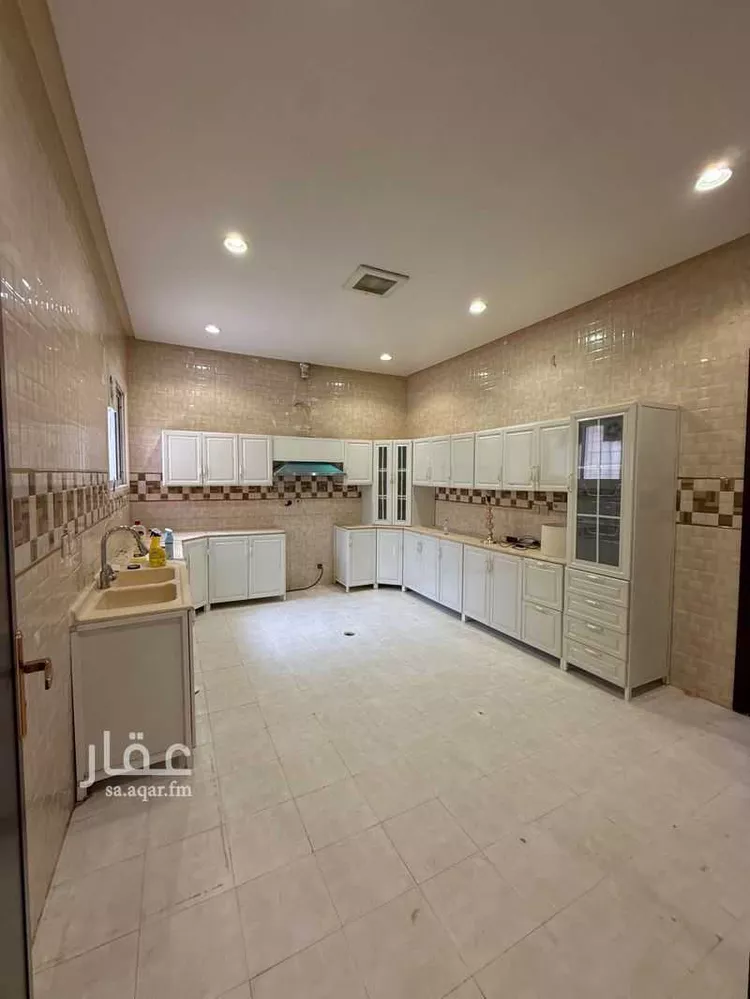 فيلا للإيجار في شارع رقم 326, حي الملقا, مدينة الرياض, منطقة الرياض 13