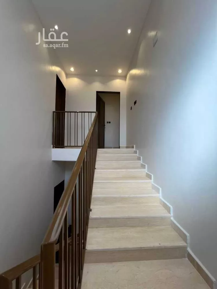 Floor for Sale in Riyadh Al Ghnamiah 11