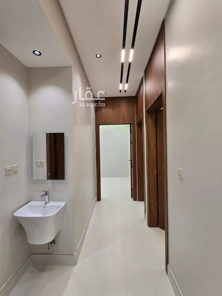 Floor for Rent in Riyadh As Safaa 8