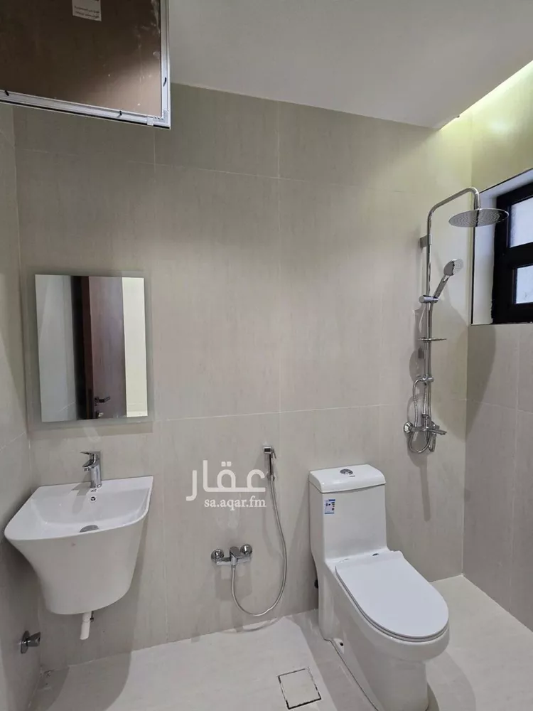 Floor for Rent in Riyadh As Safaa 18
