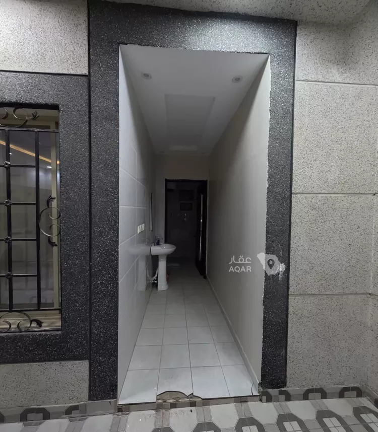 Floor for Rent in Riyadh Al Aziziyah 16