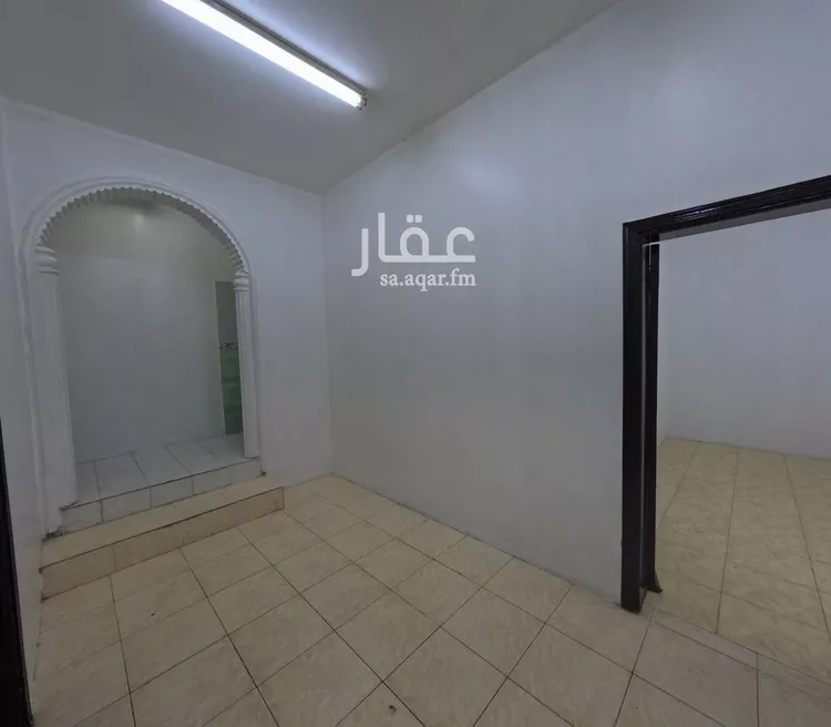 شقة للإيجار في شارع سفيان بن عوف, حي العزيزية, مدينة الرياض, منطقة الرياض صورة 4