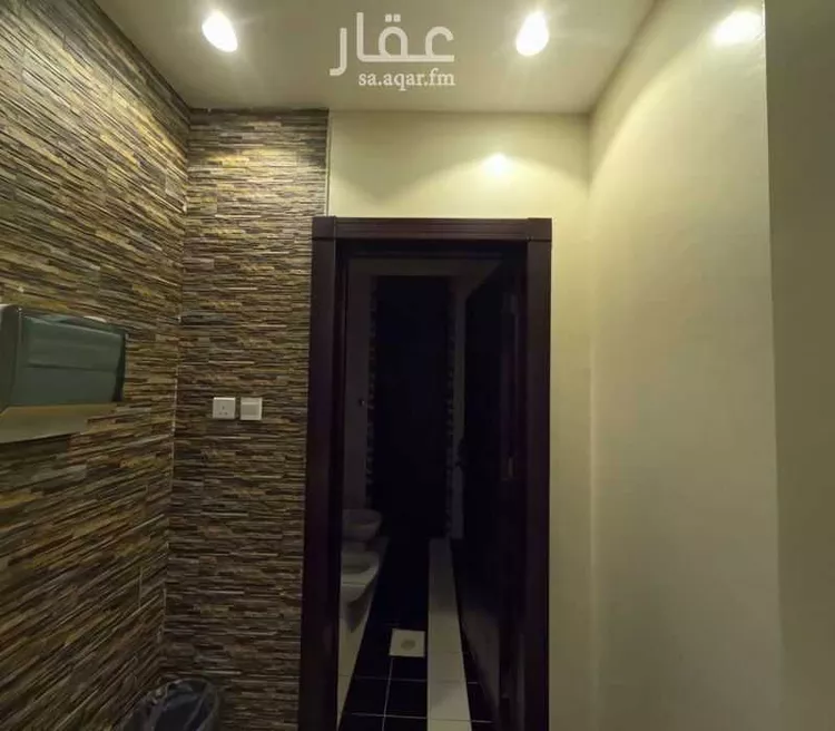 فيلا للبيع في شارع عردة, حي عكاظ, مدينة الرياض, منطقة الرياض 1 صورة