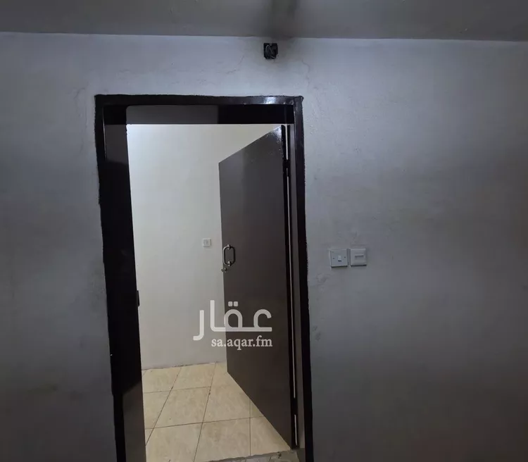 شقة للإيجار في شارع سفيان بن عوف, حي العزيزية, مدينة الرياض, منطقة الرياض صورة 2