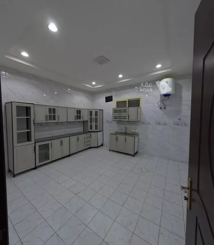 Floor for Rent in Riyadh Al Aziziyah 13