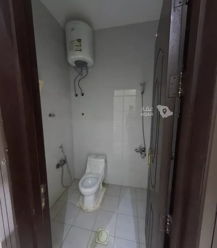 Floor for Rent in Riyadh Al Aziziyah 7