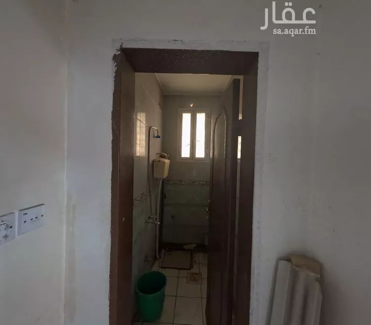 محل للإيجار في شارع سفيان بن عوف, حي العزيزية, مدينة الرياض, منطقة الرياض صورة 4