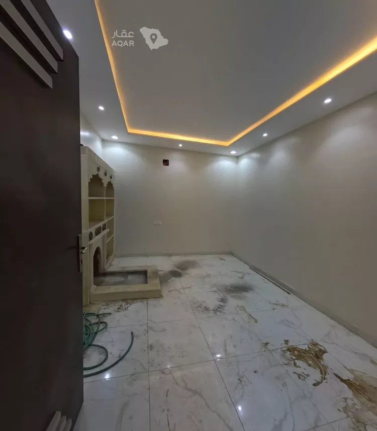 Floor for Rent in Riyadh Al Aziziyah 2